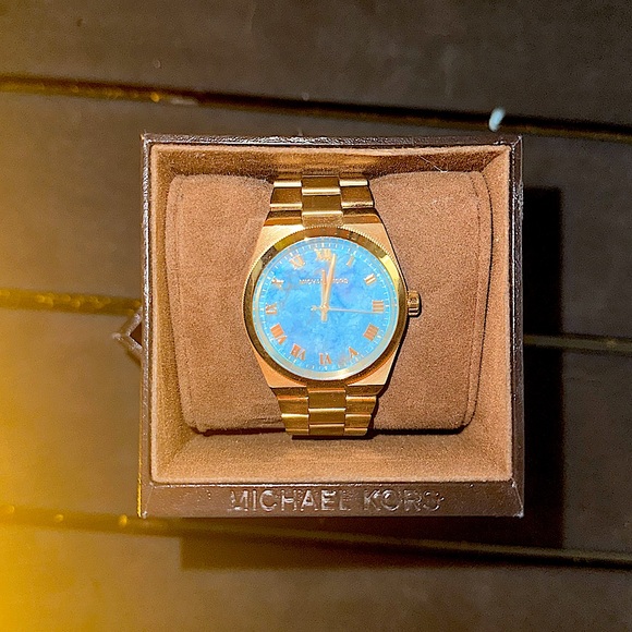 Michael Kors gold watch - Picture 1 of 2